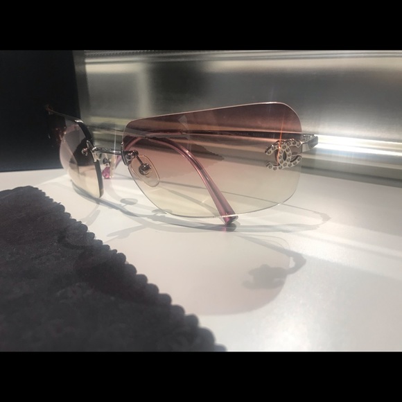 Like New💓 Chanel Sunglasses! Authentic ! - Picture 6 of 13